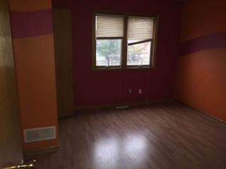406 15th St, Indianola, IA 50125-1616