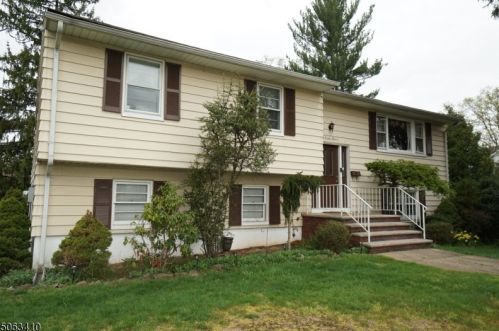 15 Tudor Dr, Clark, NJ 07066-2102