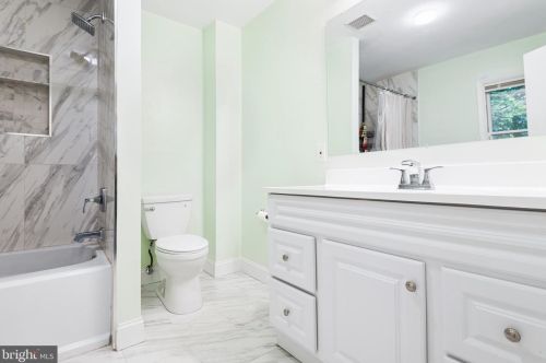 3010 Rosemary Ln, Falls Church VA  22042-1840 exterior