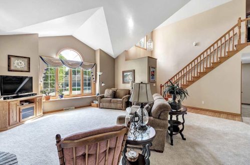2747 Holly Way, Green Bay, WI 54313-6220