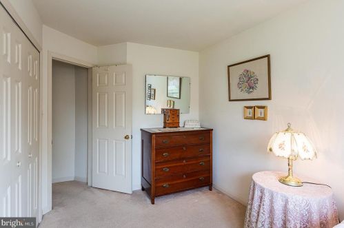 18 Townsend Ct, Lancaster PA  17603-6797 exterior