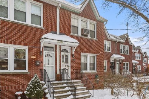 3042 Coddington Ave, Bronx, NY 10461-6047