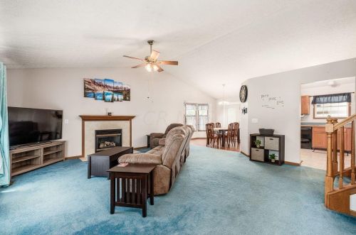 704 Osborn Dr, Pataskala OH  43062-7444 exterior