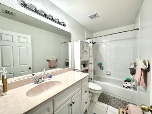 6432 Park Lk Cir, Boynton Beach FL  33437-3228 exterior