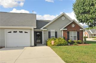 2439 Wynbrook Square Ct, Winston Salem, NC 27103-8002