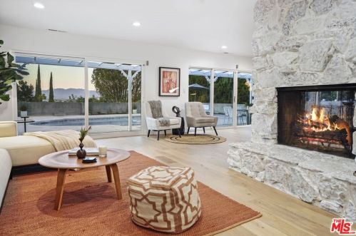 3351 Wrightwood Dr, North Hollywood CA  91604-3939 exterior