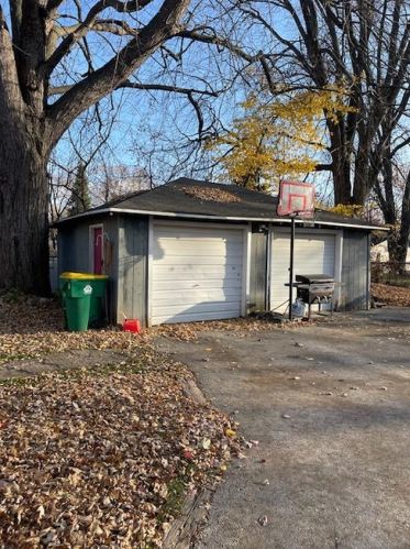 1041 Elmore St, Green Bay, WI 54303-3961