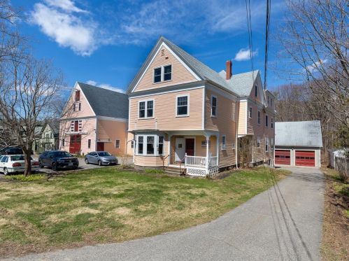 221 Atlantic Ave, North Hampton, NH 03862-2352