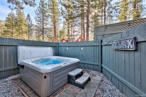 3475 Upper Truckee Rd, South Lake Tahoe CA  96150-5119 exterior