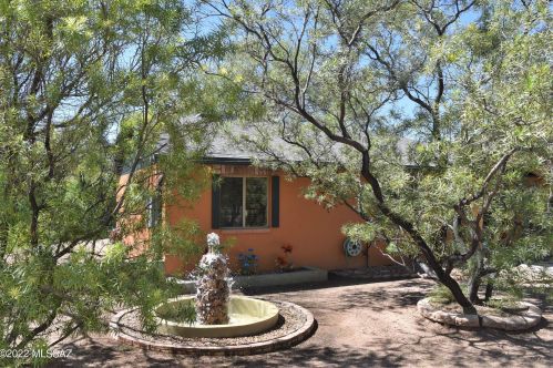1240 Live Oak Dr, Nogales, AZ 85621-1516