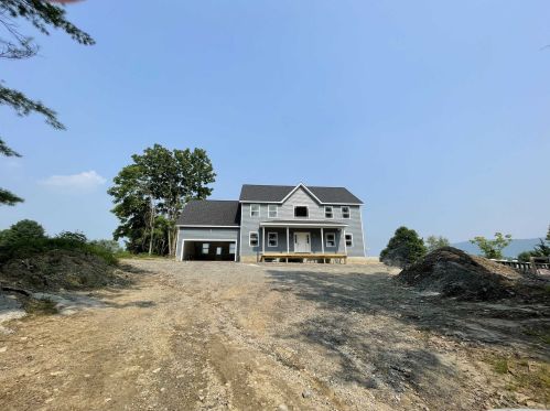 83 Lime Ridge Rd, Poughquag, NY 12570-5448