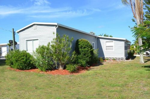 4723 Sandpiper Dr, Saint James City FL  33956-2810 exterior