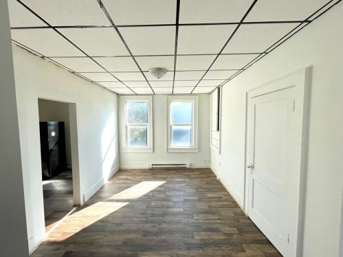 7 Darlington Ave, New Castle, PA 16102-1826