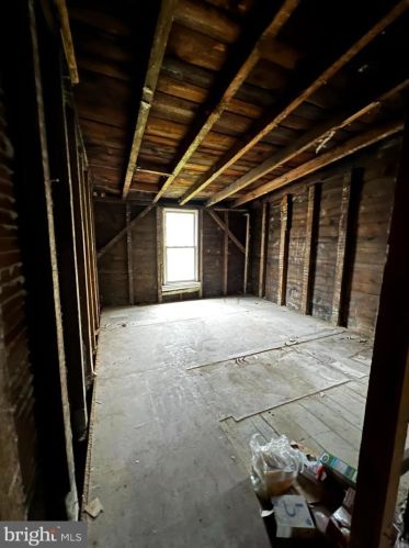 42 Oak St, Norristown PA  19401-4044 exterior