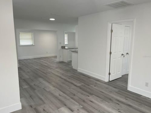 1894 Aaron Ave, Orlando, FL 32811-5005