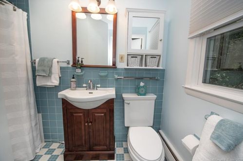 225 Sturges Ridge Rd, Wilton CT  06897-2727 exterior