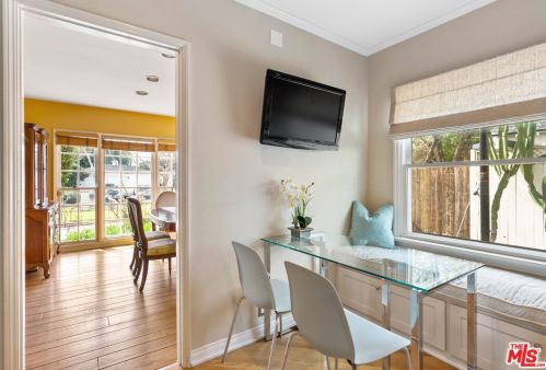 11945 Addison St, North Hollywood CA  91607-3157 exterior