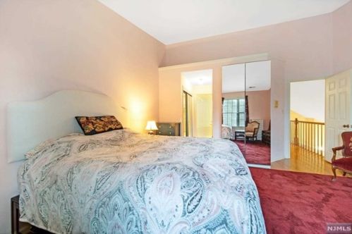 97 Suleski Ct, Mahwah NJ  07430-2961 exterior