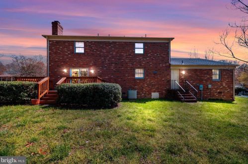 430 Collingwood Dr, Fredericksburg, VA 22405-2027