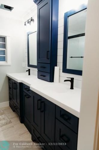 430 Emerald Ave, Fort Pierce FL  34945-2123 exterior