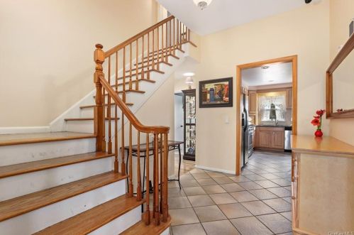 31 Anpell Dr, Scarsdale, NY 10583-6142