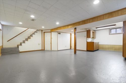 18 Phillips St, United States Coast Guard Ac CT  06320-2619 exterior