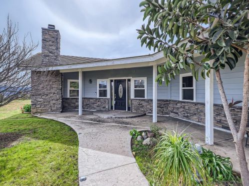 11509 Alba Rosa Dr, Lakeside, CA 92040-1254