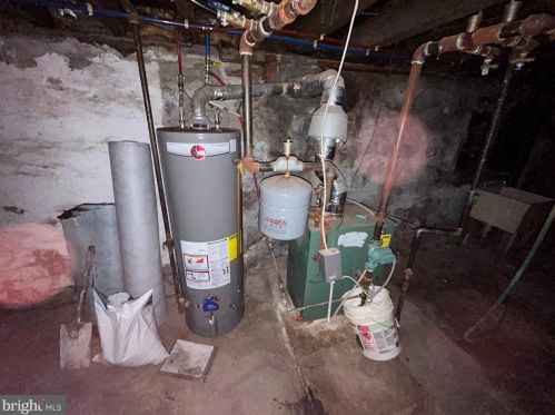 215 Perry St, Trenton NJ  08618-3925 exterior