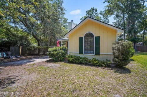 5 Burlington Land Rd, Beaufort, SC 29906-8820