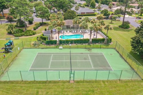 107 Bay Tree Dr, Destin FL  32550-7843 exterior