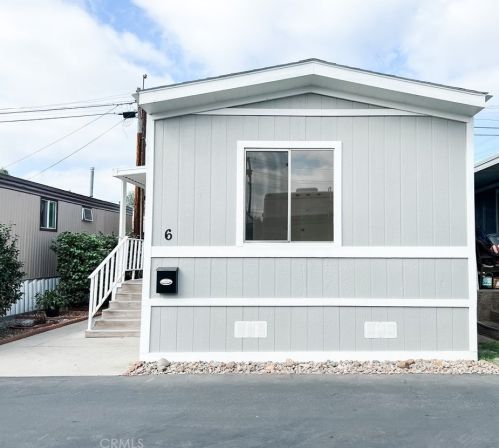 8819 Park St, Bellflower, CA 90706-5528
