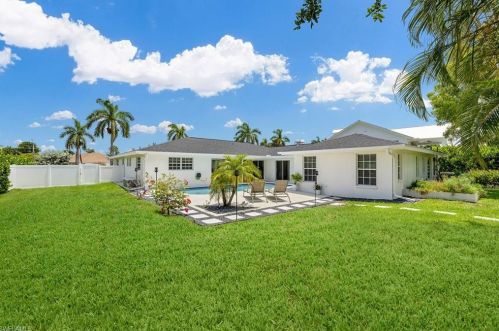 740 Orchid Dr, Naples FL  34102-5015 exterior