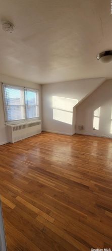 528 Cameron St, Floral Park NY  11003-3819 exterior