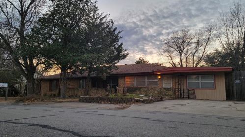 2207 Ascot Ln, Denton, TX 76209-8631