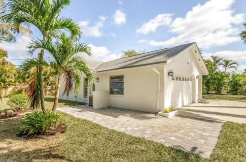 1271 Alhambra Cir, Naples FL 34103-3290 exterior