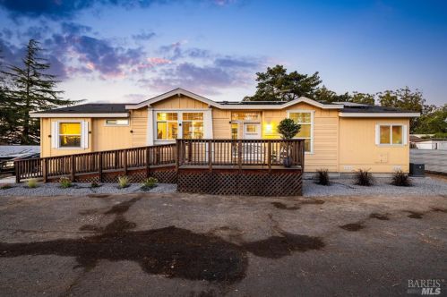 9522 Lau Ln, Penngrove, CA 94951-9621