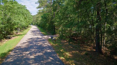 2137 Old Hwy 105, Conroe TX 77304-4438 exterior