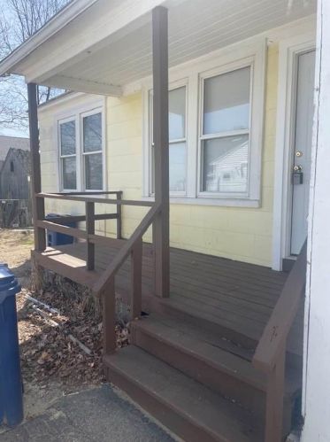 18 Dudley Ave, Warwick RI  02889-2110 exterior