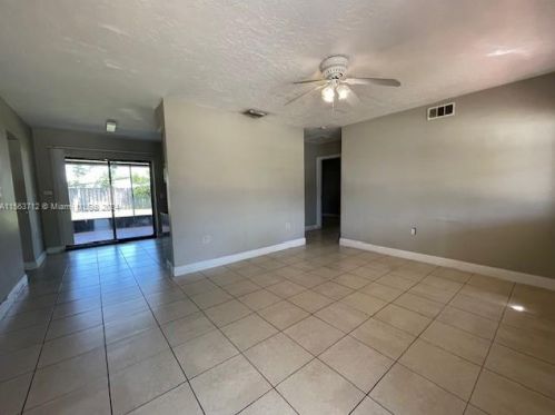 7021 26 St, Hollywood FL  33025-2979 exterior