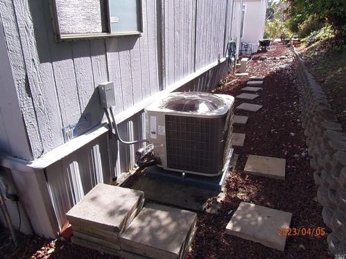 11 Palm Dr, West Pittsburg CA  94565-5401 exterior