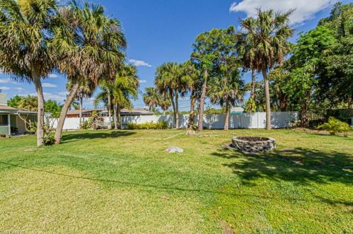 3471 Papaya St, Saint James City FL  33956-2573 exterior