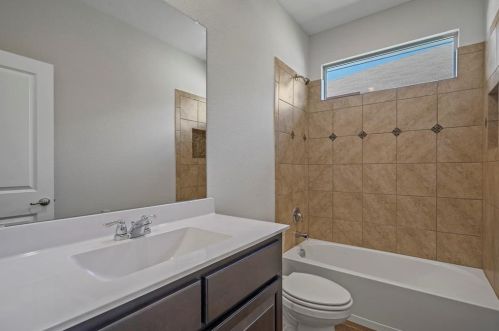 900 Nelson Pl, Burleson TX  76028-6834 exterior