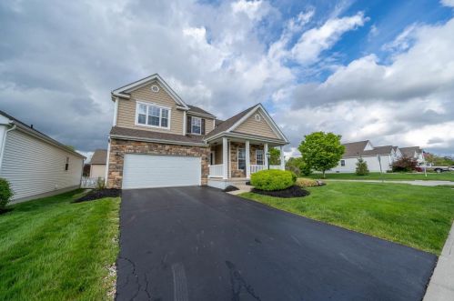 7988 Waggoner Trace Dr, Blacklick, OH 43004-7029
