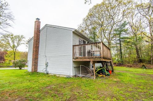 34 Juniper Ln, Norwich CT  06351-9119 exterior