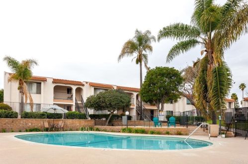 215 Candice Pl, Vista CA  92083-1944 exterior