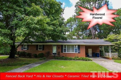 1006 Walnut Dr, Smithfield, NC 27577-3734