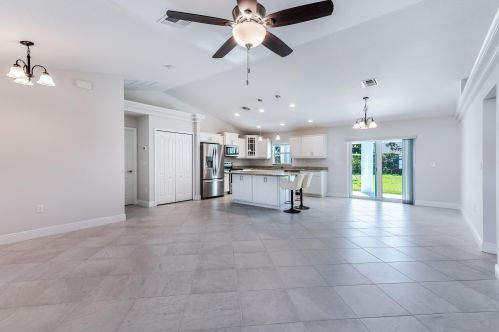 5996 Baynard Dr, Fort Pierce FL  34986-3610 exterior