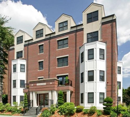 55 Park St, Brookline, MA 02446-6353