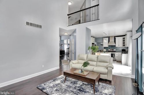 100 York Dr, Princeton NJ  08540-7946 exterior