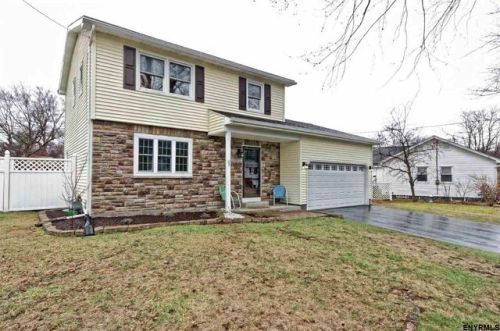 11 Jean Pl, Schenectady, NY 12303-4909